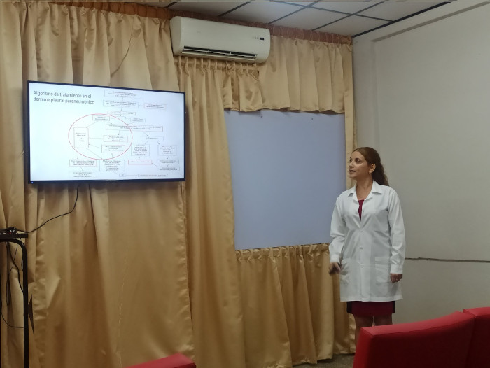 Especialista en cuidados intensivos del centro, Yanet de los Ángeles Loret de Mola Bueno. Fotos: Tomadas de twitter.com/DrLeonardoRR Hospital Pediátrico Eduardo Agramonte Piña: referente en la salud infantil