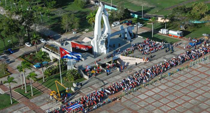 Desfile en Camagüey con fuerte protagonismo de jóvenes y trabajadores agropecuarios