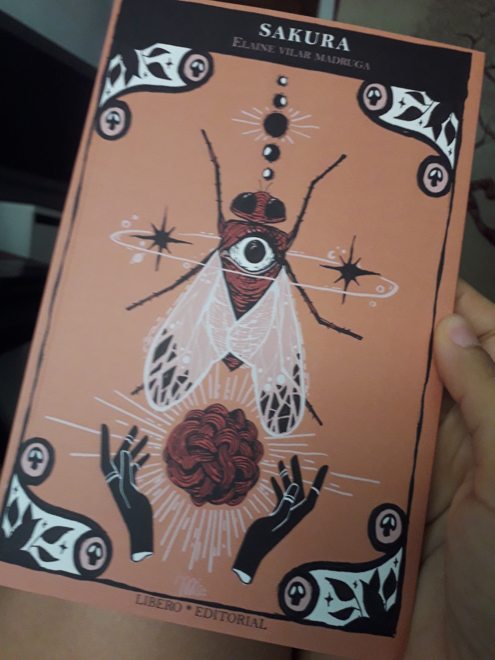 Fotos: Tomadas del perfil de Facebook de la escritora