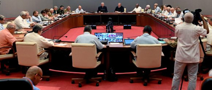 Aprueban tres anteproyectos de ley a presentar en el Parlamento