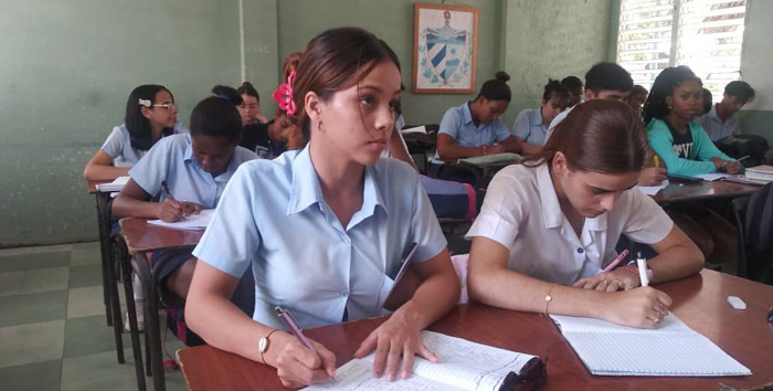 Aspiran a superar resultados en exámenes de ingreso en Camagüey