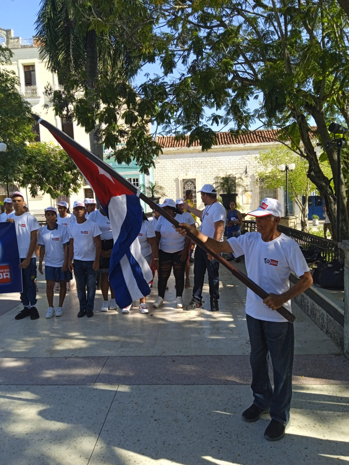 Fotos: Del autor Abanderan delegación camagüeyana al X Congreso de los CDR