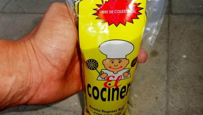 Foto: Tomadas de cubadebate.cu Distribuyen aceite de la canasta familiar