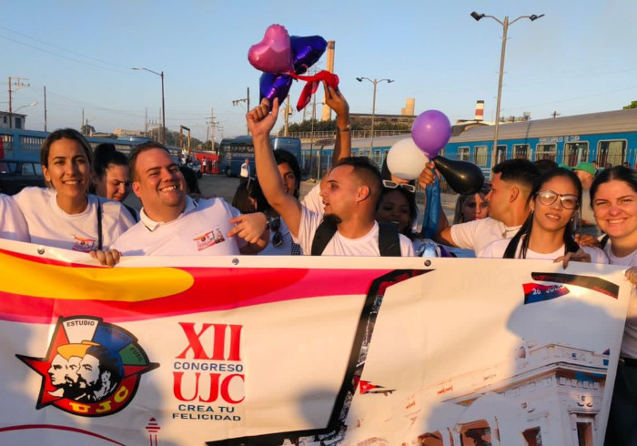 Foto: Tomada de prensa-latina.cu Jóvenes comunistas cubanos debate