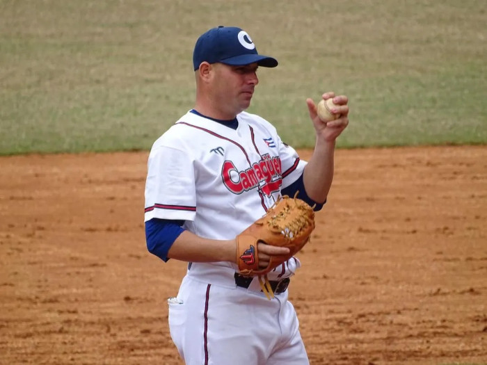 Foto: Los Toros tendrán en la lomita de los suspiros a Rodolfo Soris en busca de su primera decisión en la temporada, luego de haber caminado una ruta de 15.2 episodios con ocho rayitas limpias a sus récords. Tomada de comarcadelostoros.com Fuerte disputa en la cima de Serie