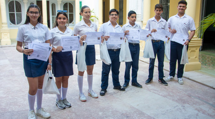 Estudiantes camagüeyanos obtienen medallas en Concurso Nacional de Historia