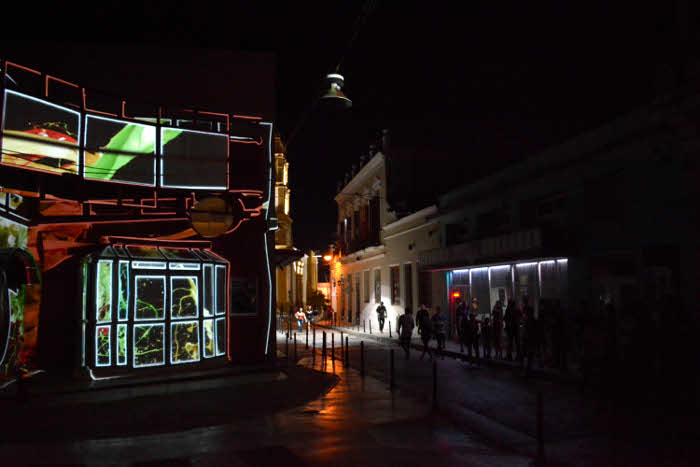  Arte-facto’s Map, en exteriores de la entrada al Circuito para la Exhibición, el Desarrollo y la Investigación de los Nuevos Medios, ciudad de Camagüey, abril de 2019.