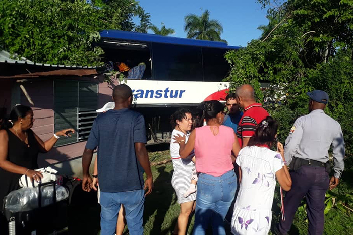 Foto: Tomada de acn.cu Nueve lesionados en accidente masivo en Santiago de Cuba