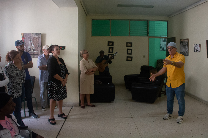 Eduardo Rosales ha gestado varios proyectos personales y colectivos para la galería del periódico, que en 2025 cumplirá 20 años como espacio galerístico alternativo nombrado Nicolás Guillén.