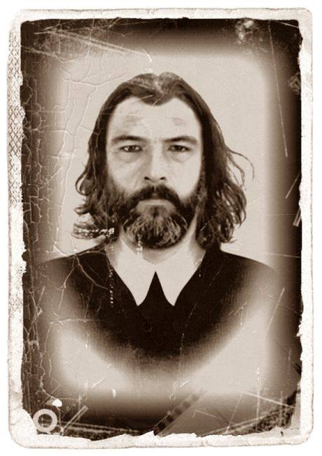 El premio honra la memoria de Silvestre de Balboa y Troya, autor de Espejo de Paciencia, considerada la primera obra literaria escrita en Cuba, en 1608. Esta imagen recrea al autor a sus 45 años, gracias al estudio científico del historiador Ramiro Manuel García Medina.