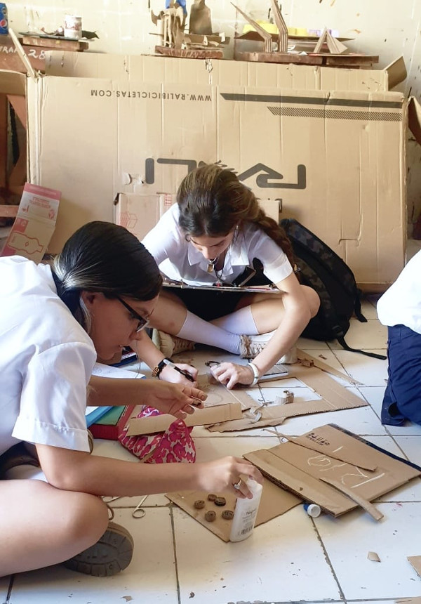 Estudiantes: Los resultados del Salón de Estudiantes de la Vicentina y el  destaque de alumnos en otros eventos y espacios evidencian que sí los  motiva y los ayuda no sólo en lo conceptual sino a resolver problemas  prácticos como las soluciones de montaje.