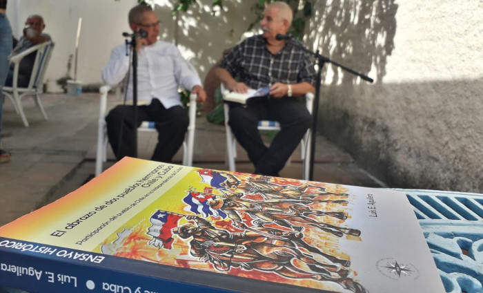 Primicia chilena de libro para Camagüey