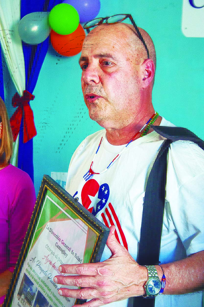 Carlos Lazo, líder de Puentes de Amor, ha sido víctima del odio inducido por la política anticubana en las redes sociales de Internet.