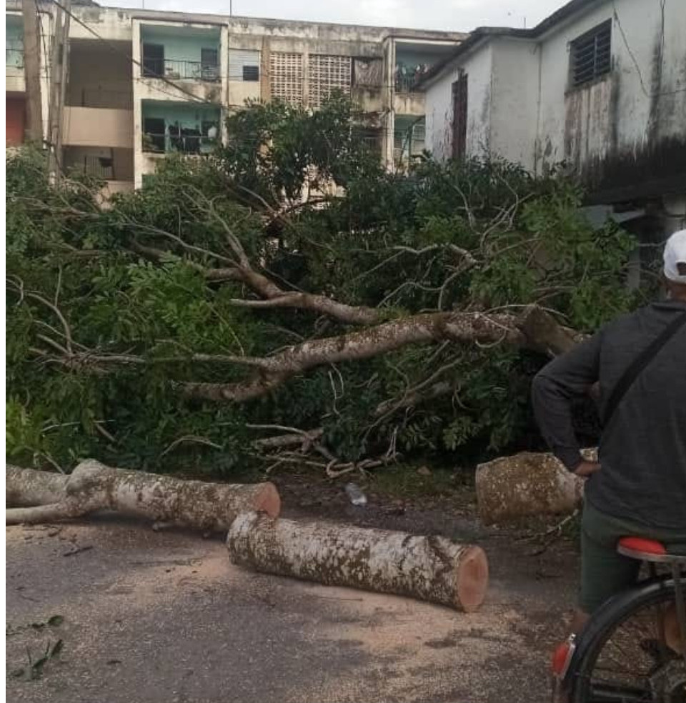 Fotos: Tomadas del grupo público en Facebook El tiempo en Camagüey AALM