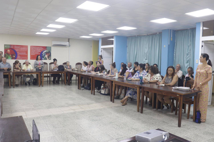 La Universidad de Camagüey acogió a la delegación, que se preocupó por el quehacer del Centro de Estudios de la Educación Enrique José Varona, integrado por 15 doctores en ciencia, 75 colaboradores y seis grupos de investigación. Foto: Tomada de  Facebook Universidad de Camagüey