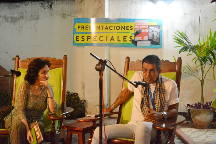 Entre las pocas novedades de la Editorial Ácana mereció la presentación especial el libro de entrevistas La casa es una piel, del guaimareño Desiderio Borroto Fernández. Allí presenta el diálogo con la diseñadora de moda María Elena Molinet, y los escritores Fayad Jamís, José Soler Puig y Samuel Feijóo.