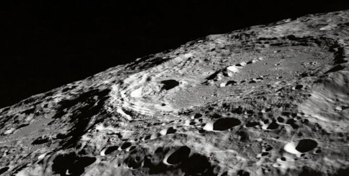 Rusia y China por instalar una central nuclear en la Luna
