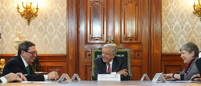 Presidente mexicano se reúne con canciller cubano