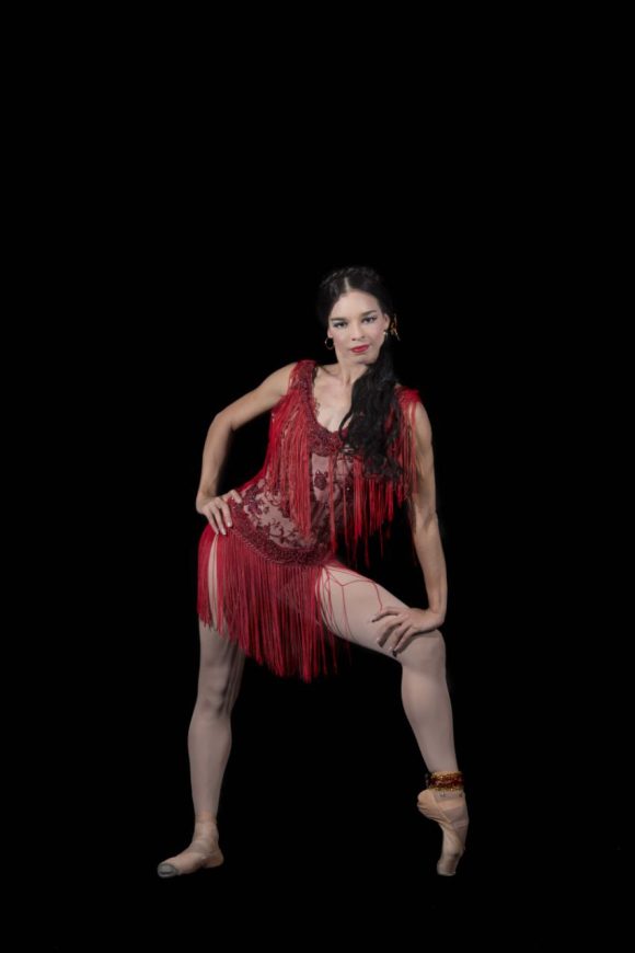 La primera bailarina y directora general del Ballet Nacional de Cuba (BNC), Viengsay Valdés, fue reconocida hoy con el Premio Nacional de Danza 2025. Foto: Gabriel Dávalos.