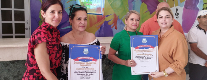 Reconocen a destacados de la hotelería y el turismo