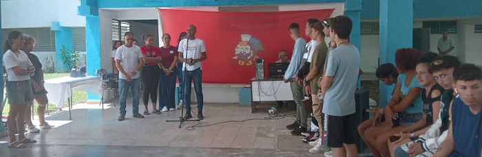 Jóvenes disfrutan del verano en Ciencias Médicas
