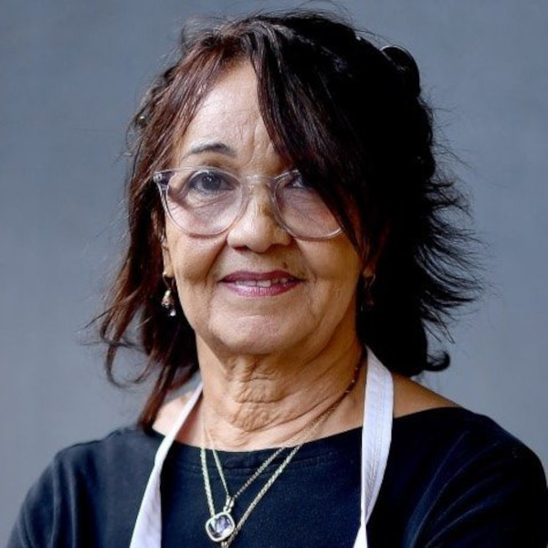 Martha Jiménez en el centro: La pla