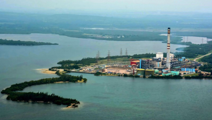 La central termoeléctrica Lidio Ramón Pérez, de Felton, ubicada en el municipio holguinero de Mayarí, inició este jueves un mantenimiento programado para 10 días en el bloque uno. Foto: Juan Pablo Carreras Vidal/ ACN. En mantenimiento programado Termoeléctrica de Felton
