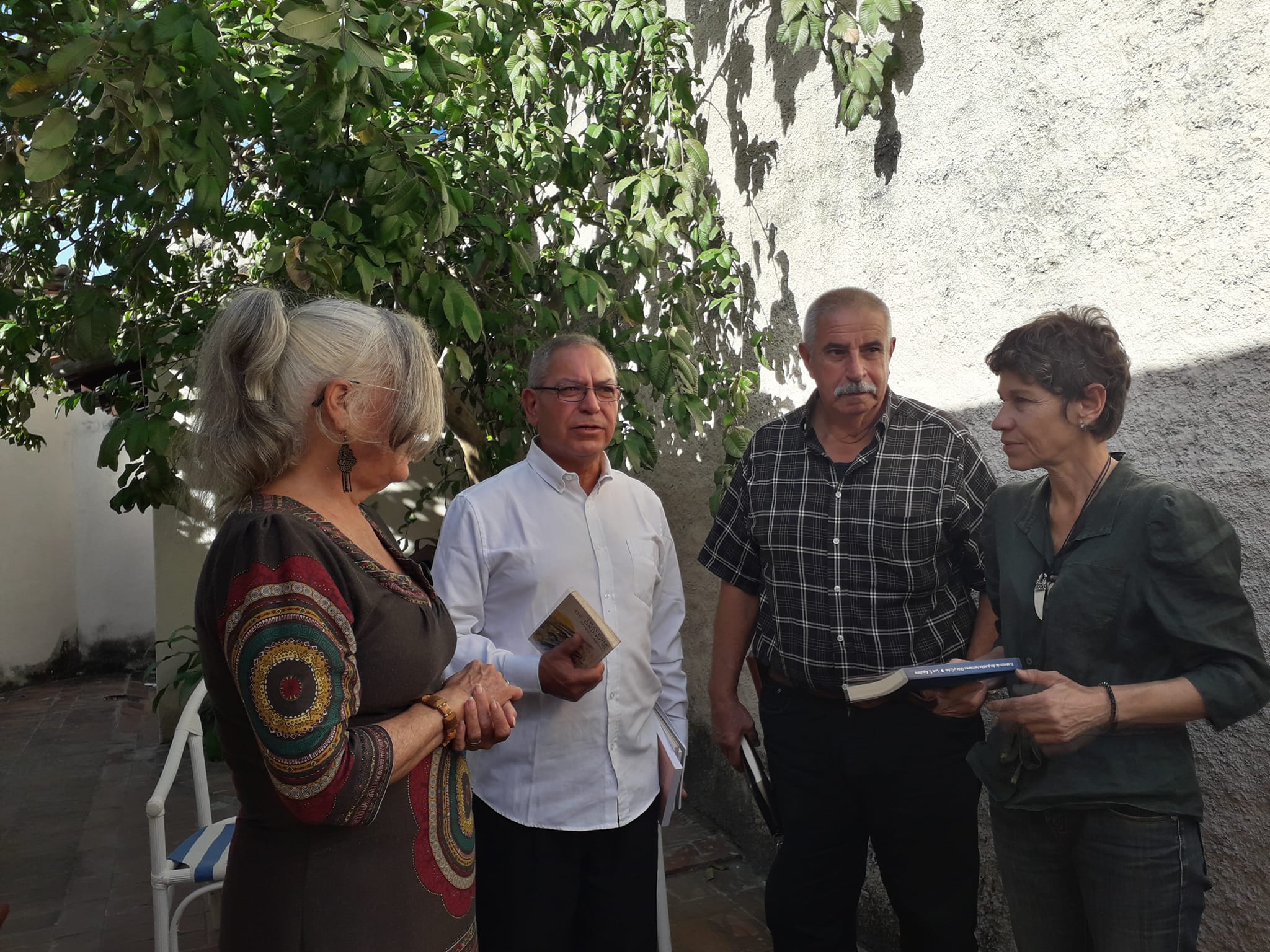 El año pasado, en la sede de la Fundación Nicolás Guillén de Camagüey, Luis E. Aguilera presentó su libro dedicado a la participación de chilenos en la independencia de Cuba.