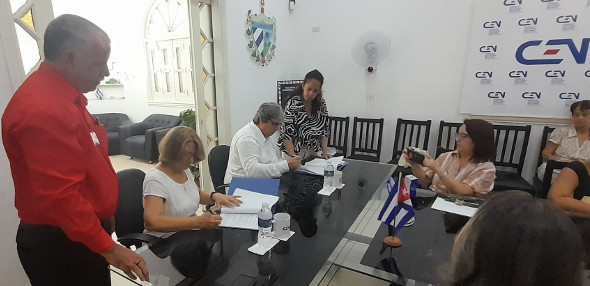 Consejo Electoral firma convenio en materia de comunicación