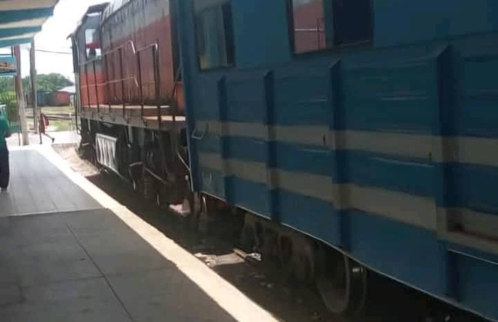 Recuperan paso ferroviario tras descarrilamiento en Camagüey 