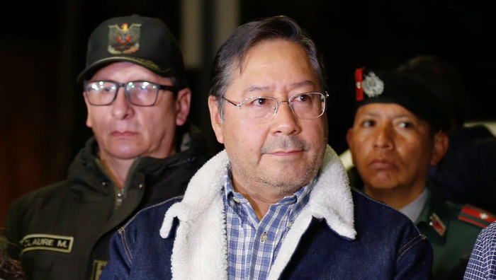 Presidente boliviano descarta renuncia frente a problemas económicos