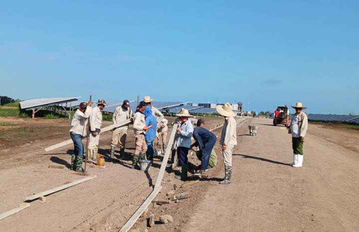 Fotos: De la autora Agilizan acciones para sincronizar parque solar fotovoltaico Luaces (+Fotos)