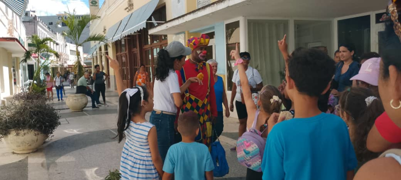 Huellas y Payasos: aprender la historia de Camagüey mientras se juega