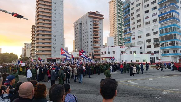 Marcha por los 32 héroes desde Tri